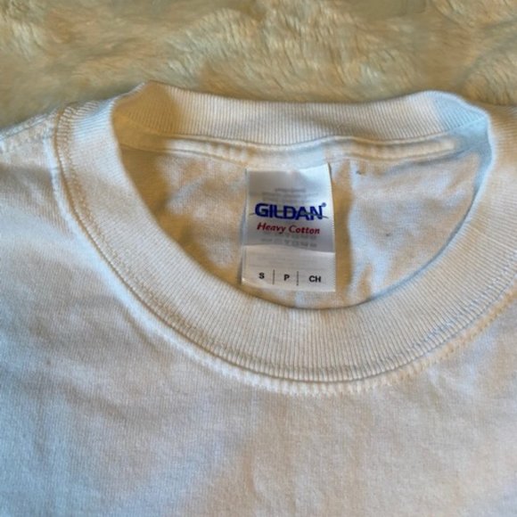 2:$30 Gildan White Crew-neck Adult t-shirt NWOT - Picture 2 of 6